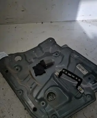 Nissan Primera Front door window regulator with motor