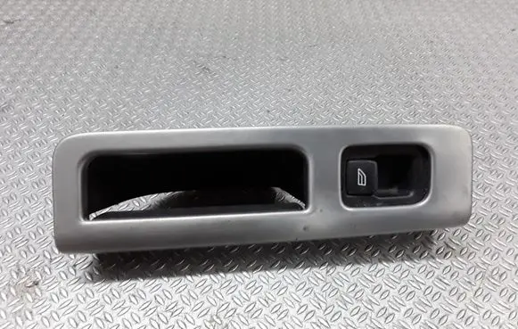 Volvo V50 Electric window control switch 8663813