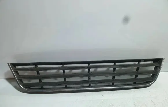 Volkswagen PASSAT B6 Front bumper lower grill 3C0853677