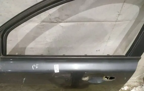 Volvo V50 Front door glass trim molding
