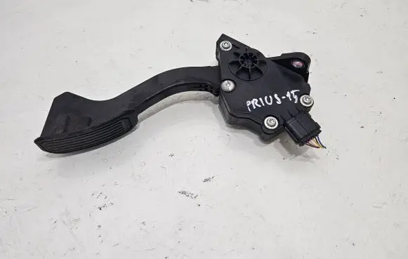 Toyota Prius (XW30) Accelerator throttle pedal 7811012050