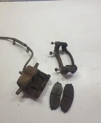 KIA Sorento Front brake caliper