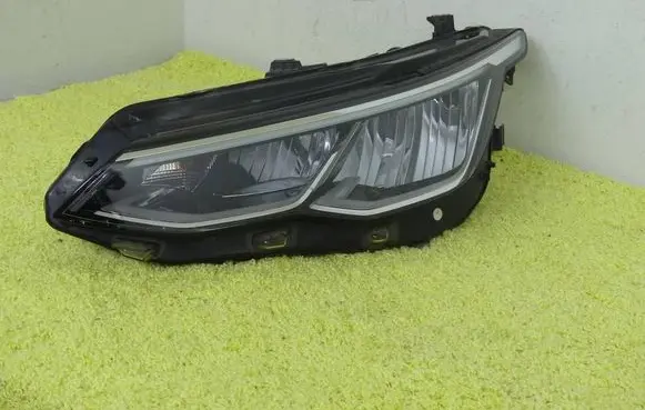 Volkswagen Golf VIII Headlight/headlamp 5H1941005B