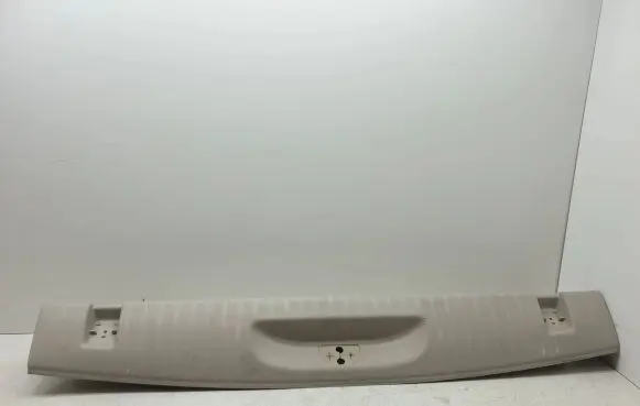 Trunk/boot sill cover protection