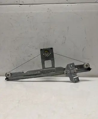 Dacia Sandero Front door manual window regulator 82007338250