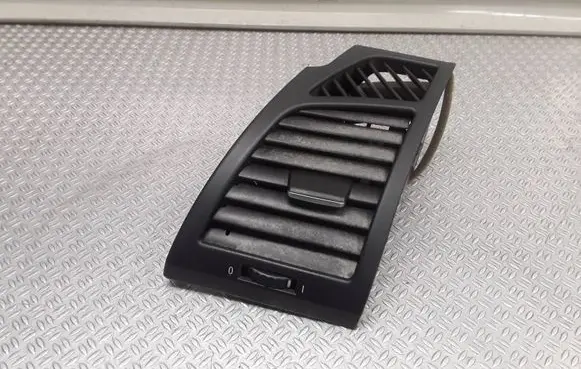 BMW 1 E81 E87 Dashboard side air vent grill/cover trim 7059187