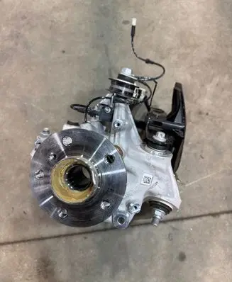 BMW X7 G07 Rear wheel hub 6876653 6895673 8091185