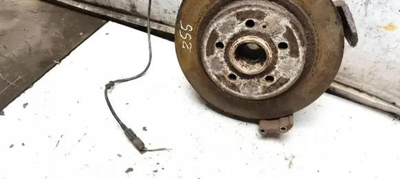 Mercedes-Benz ML W163 Rear wheel hub 