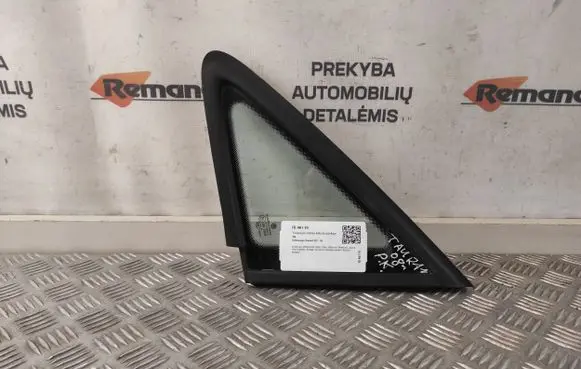 Volkswagen Touran I Front triangle window/glass 1T0845411