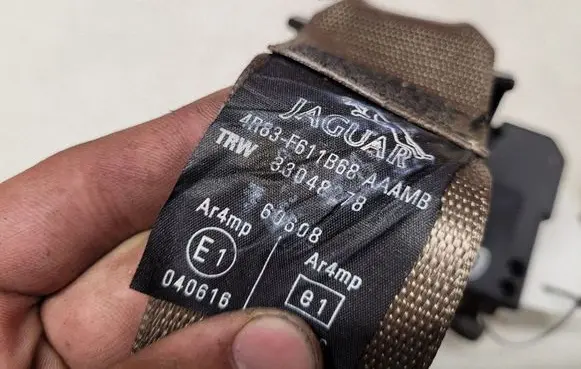 Jaguar S-Type Rear seatbelt 33014051 4R83F611B68 33048278