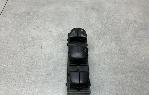 Nissan Juke I F15 Electric window control switch 254011KK0B