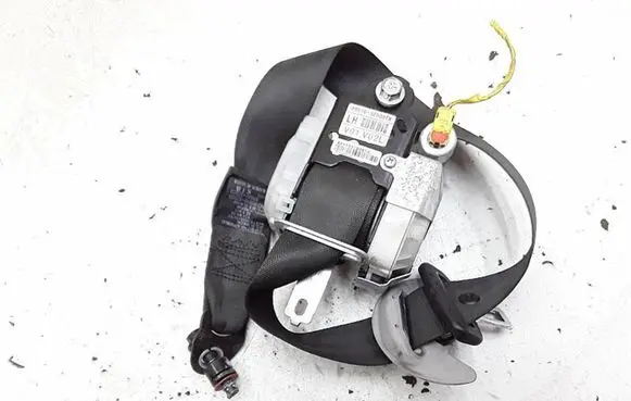 Hyundai i40 Front seatbelt 888103Z000X V01V02L 888103Z000TX