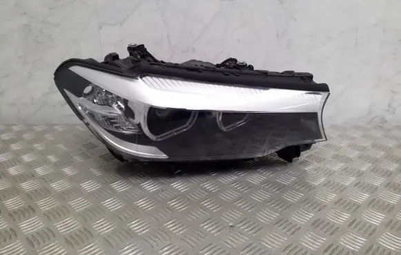 BMW 5 G30 G31 Headlight/headlamp 8499112