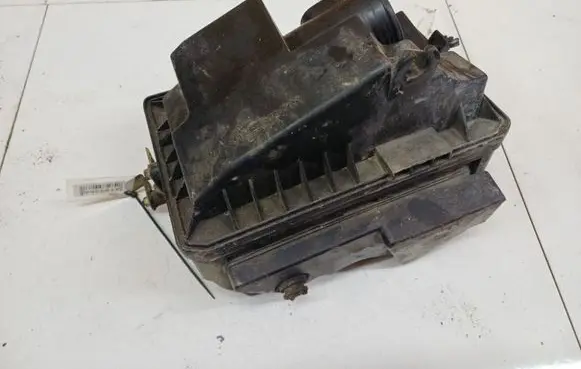 Mazda Premacy Air filter box 