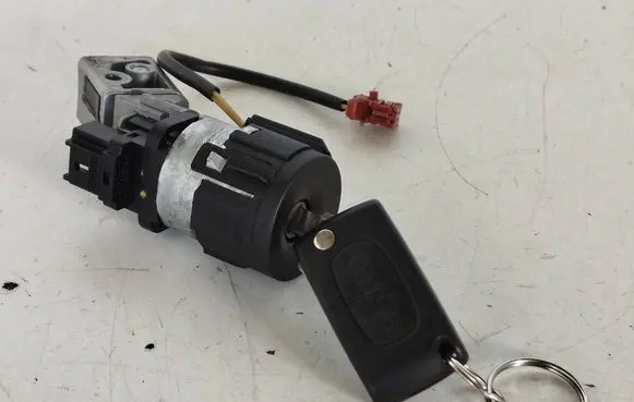 Peugeot 308 Ignition lock 9663133380 9663123280