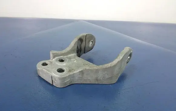 Mitsubishi Lancer VIII Engine mount vacuum valve 