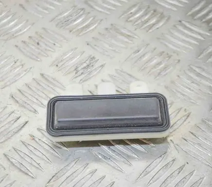 Mercedes-Benz E W212 Tailgate/boot open switch button A2218702410