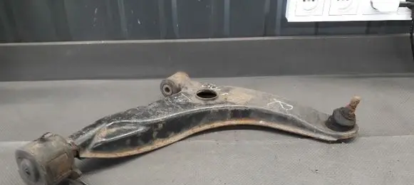 Mitsubishi Carisma Front control arm