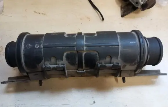 Jeep Grand Cherokee Air intake duct part 52014497AB
