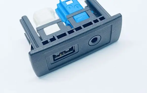 Mercedes-Benz Sprinter W906 USB socket connector A4478200087