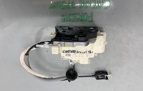 Porsche Cayenne (92A) Front door lock 8J1837016A