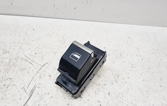Peugeot 5008 II Electric window control switch 98220313ZD