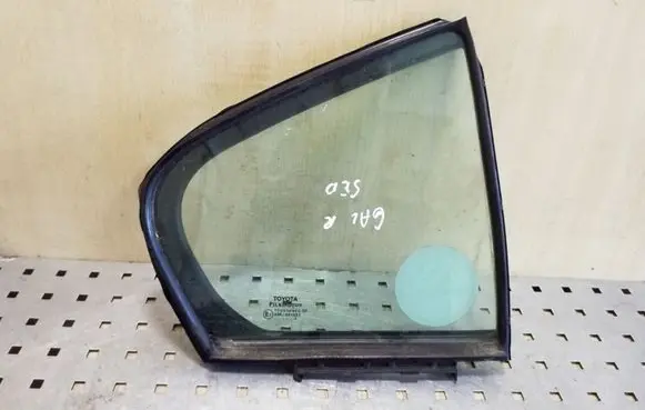 Rear vent window glass