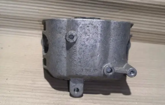Audi A3 S3 8P Engine mount bracket 1K0199262AH