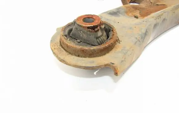 Nissan X-Trail T31 Front lower control arm/wishbone