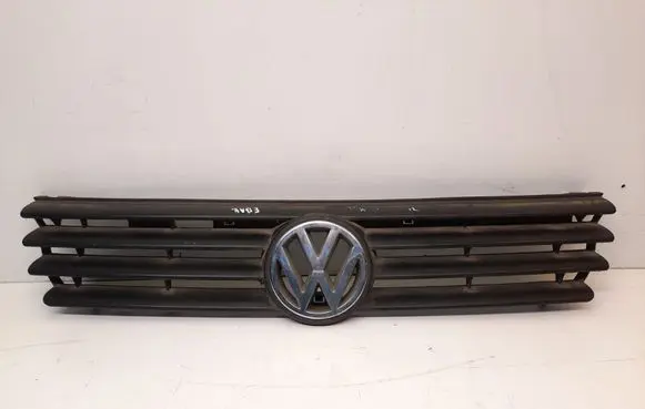 Volkswagen PASSAT B4 Front bumper upper radiator grill 3A0853653C