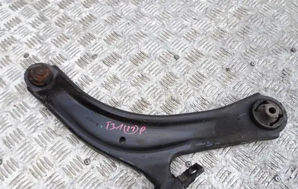 Nissan X-Trail T31 Front lower control arm/wishbone