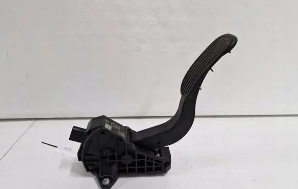 Toyota C-HR I Accelerator throttle pedal 78110-F4022