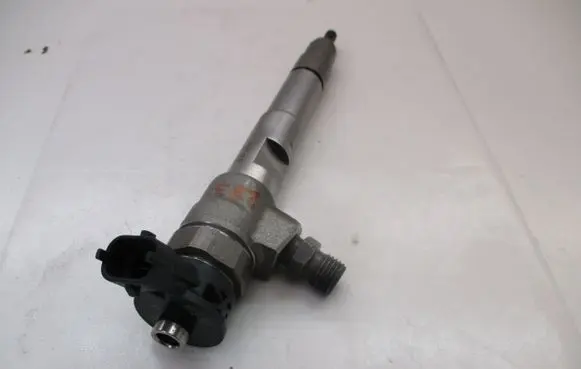 Mercedes-Benz A W177 Fuel injector 0445110800 H8201636333 K9K471