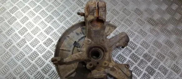 Volkswagen Golf V Front wheel hub