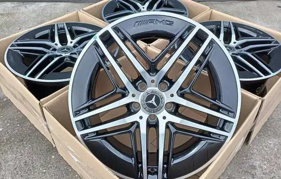 Mercedes-Benz Metris W447 R19 alloy rim A4474018000