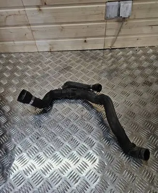 Engine coolant pipe/hose
