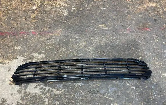 Front bumper lower grill