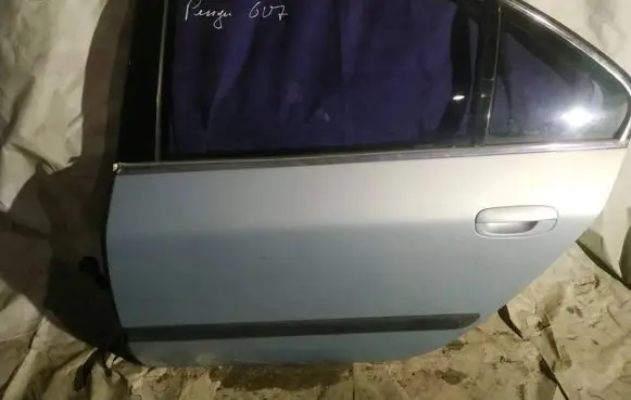 Rear door