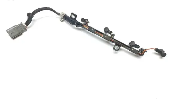 Volvo V40 Fuel injector wires 