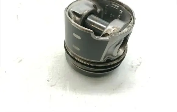 Piston