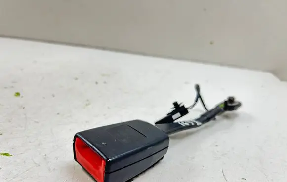 Opel Zafira C Front seatbelt buckle 13383732