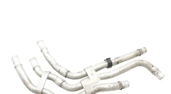 Land Rover Discovery 4 - LR4 Engine coolant pipe/hose