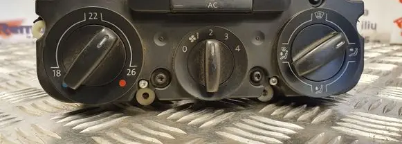 Volkswagen Golf V Climate control unit 1CF74730960