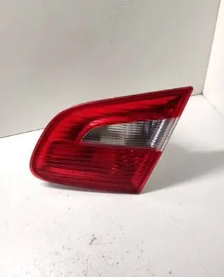 Tailgate rear/tail lights