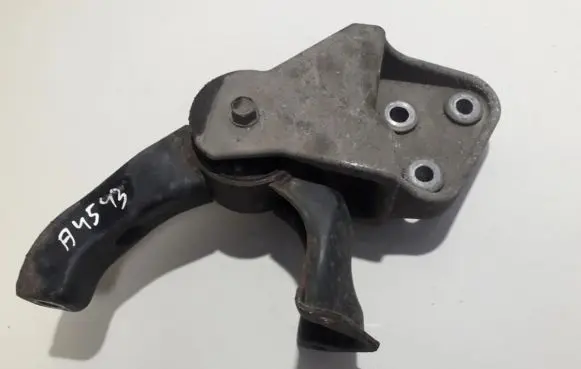 Mitsubishi Lancer X Engine mount bracket