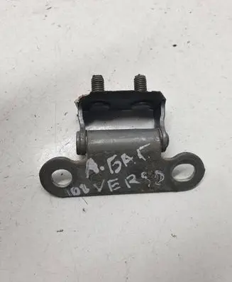 Toyota Verso Tailgate/trunk/boot hinge