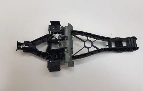 Volvo V50 Front door exterior handle/bracket 30663865 30663866
