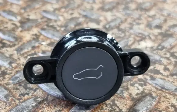 Tesla Model Y Tailgate/boot open switch button 150190700C