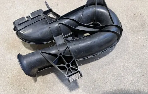Peugeot 5008 II Air intake hose/pipe 9813931780