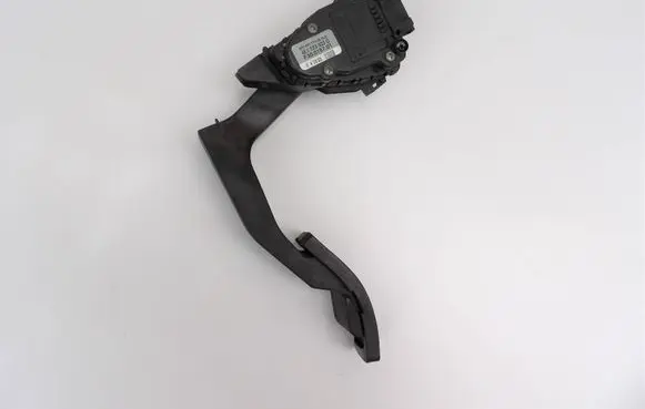 Audi A8 S8 D3 4E Accelerator throttle pedal 4E1723523D F30015701 6PV00777028